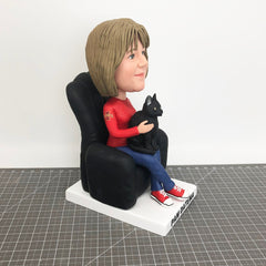 Custom Bobblehead Clay Figurines Based on Customers' Photos, Custom Mother Bobbleheads Sitting On Sofa, Personalized Mother Christmas Gift